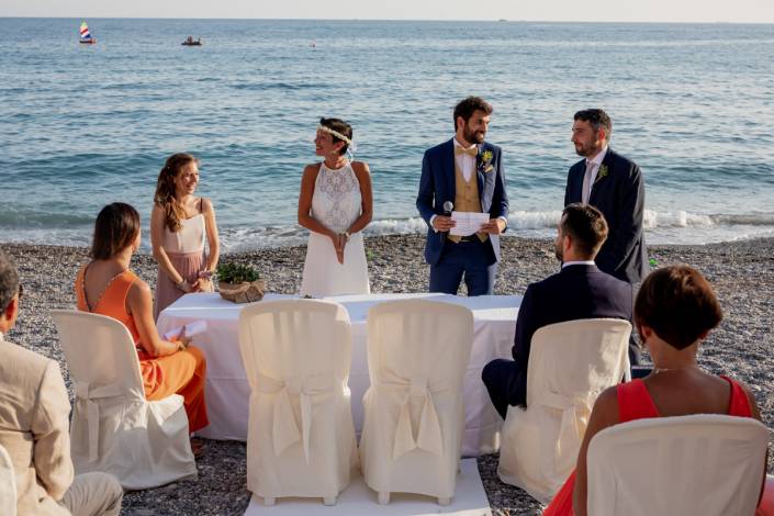 Fotografia di matrimonio sulla spiaggia